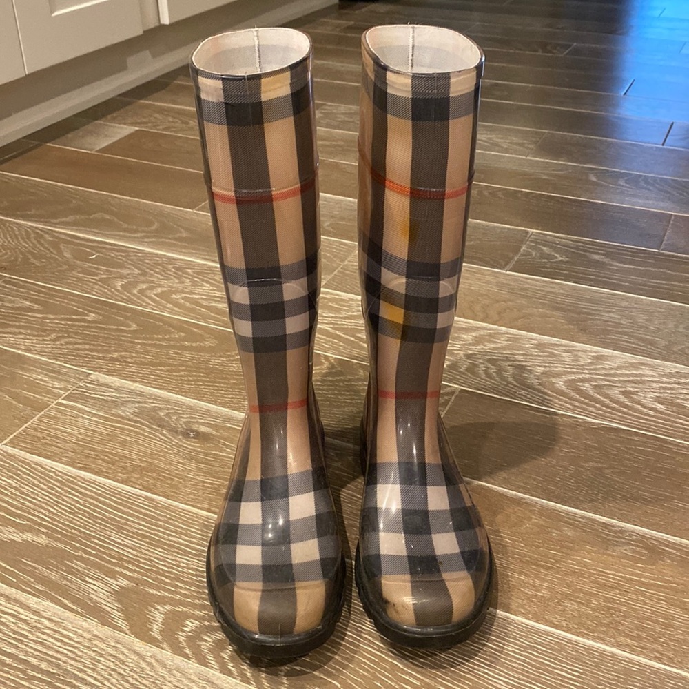 Burberry Rainboots - Picture 13 of 13